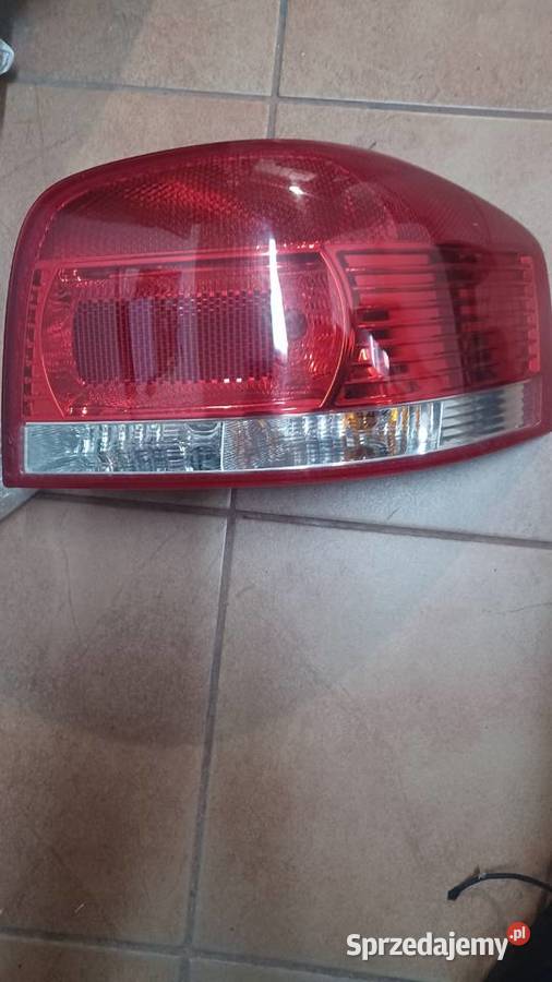 AUDI A3 8P HB 3D LAMPA TYŁ PRAWA TYLNA 8P0945096 Rakoniewice