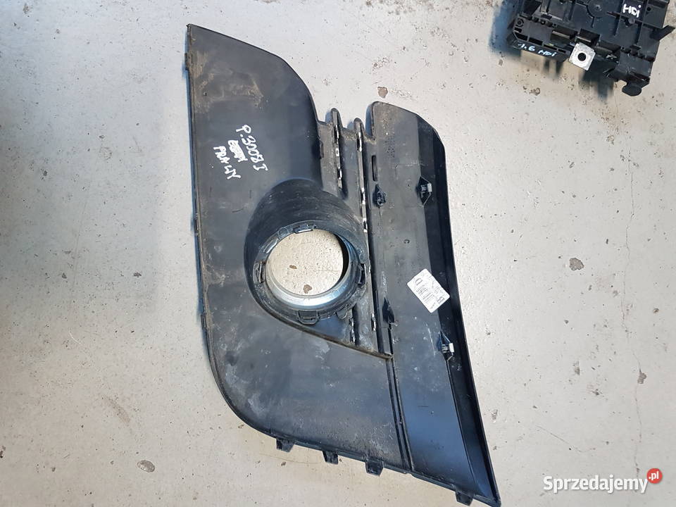 PEUGEOT 3008 KRATKA HALOGENU PRAWA CHROM ATRAPA osobowe wielkopolskie Turek