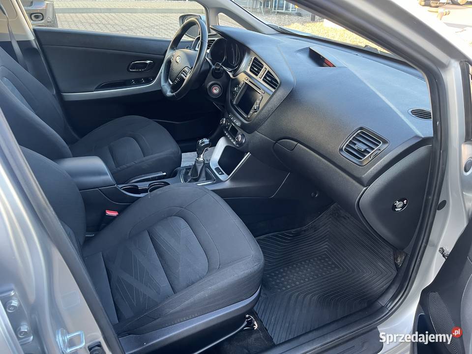 Kia ceed 16 benzyna bezwypadkowy 89tya navi led Rok produkcji 2014 Białystok