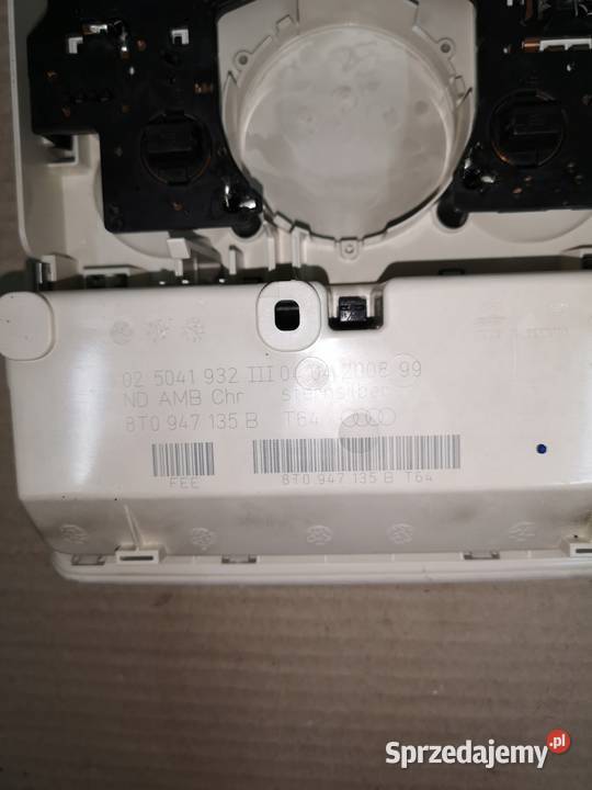 LAMPKA OŚWIETLENIE KABINY AUDI A4 B8 A5 śląskie