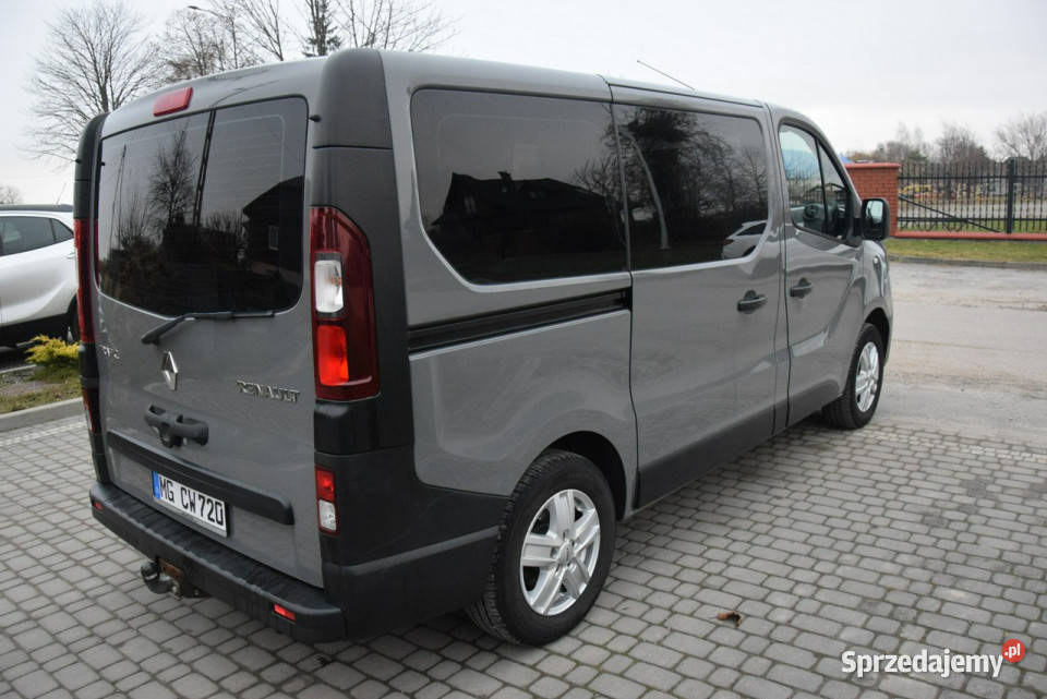 Renault Trafic 16D 8Osobowy Navi 2 KPL Kół Rok produkcji 2016 podkarpackie Majdan Sieniawski