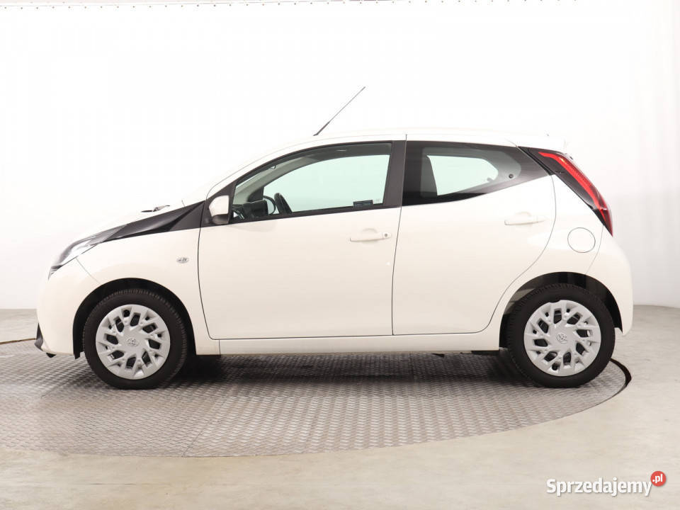 Toyota Aygo 10 VVTi biały Aygo Katowice