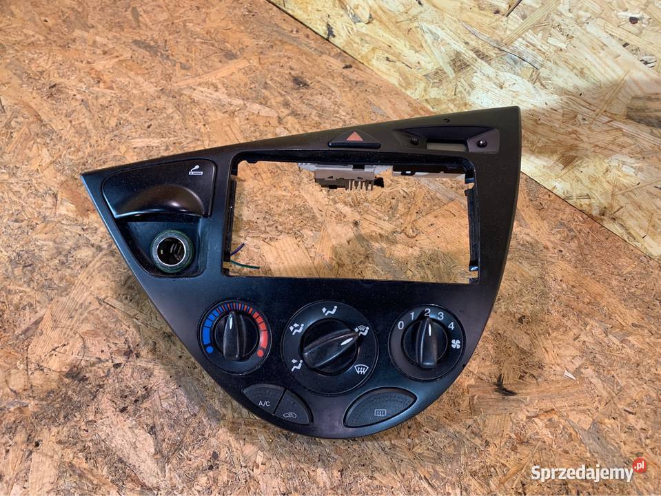 Panel środkowy sterowanie nawiewem Ford focus Szczecin