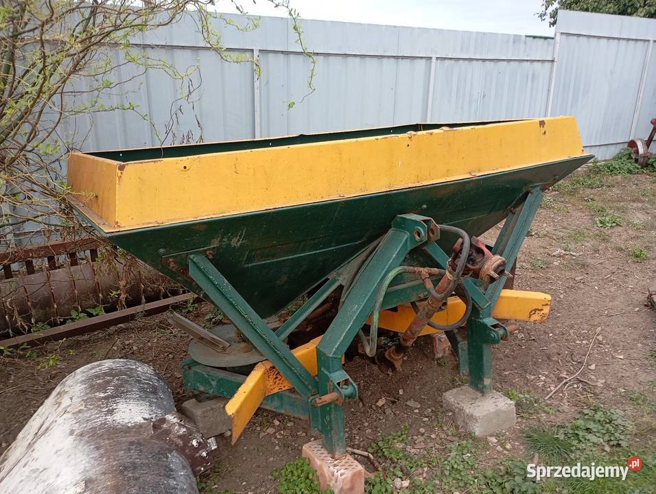 Rozsiewacz nawozu 24 m 1500 Gralewo sprzedam