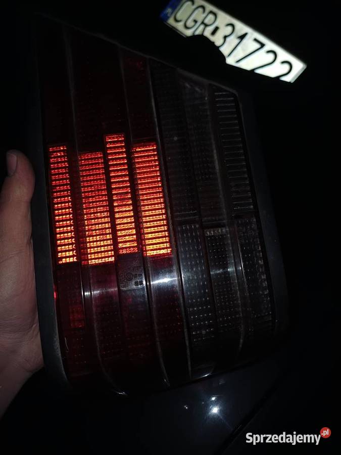 Sprzedam prawą lampę tył do mercedes w124