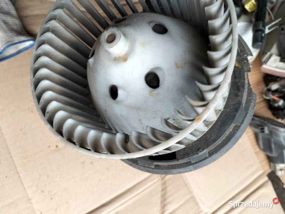 WENTYLATOR DMUCHAWA LAGUNA 2 Części samochodowe lubelskie Kamień-Kolonia sprzedam