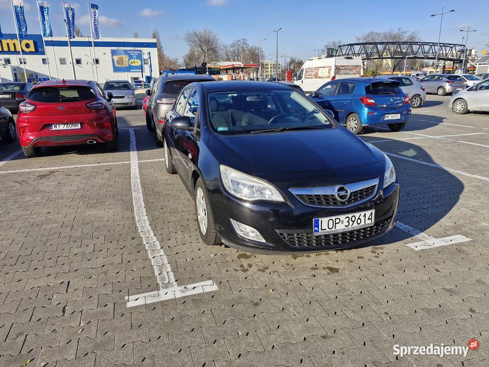Opel Astra J COSMO 16 LPG koła zimowe manualna