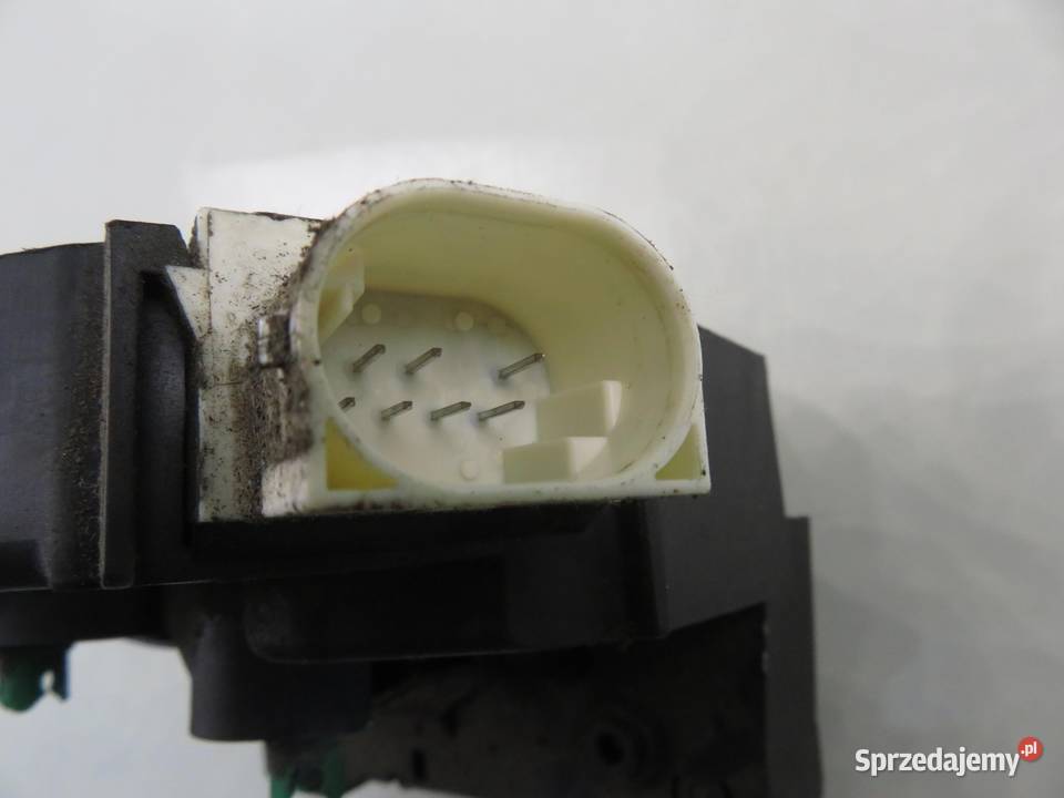 ZAMEK PRAWY TYLNY LAND ROVER FREELANDER L314