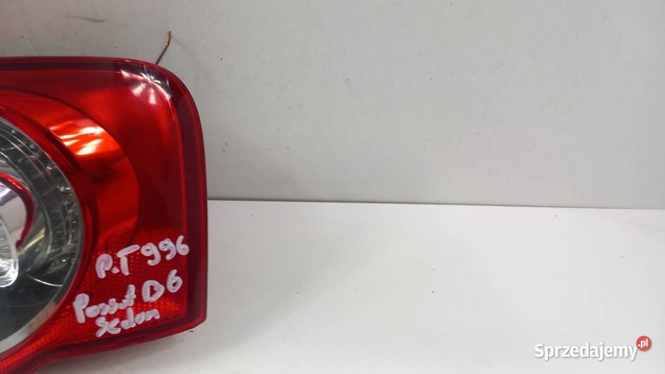 VW PASSAT B6 SEDAN LAMPA TYŁ PRAWA