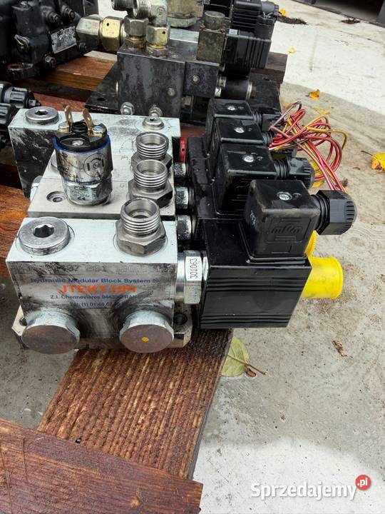 Trzysekcyjny rozdzielacz hydrauliczny LINDE Antonie sprzedam