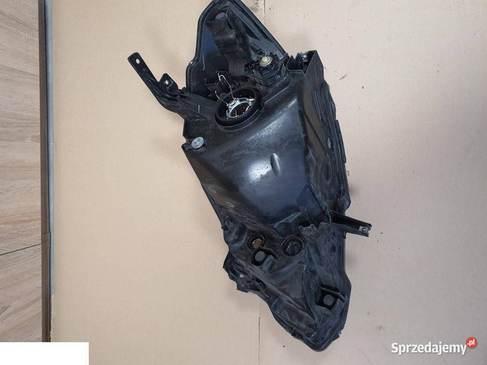 Suzuki sx4 scross reflektor prawy przód lekko Karoseria Kozubszczyzna
