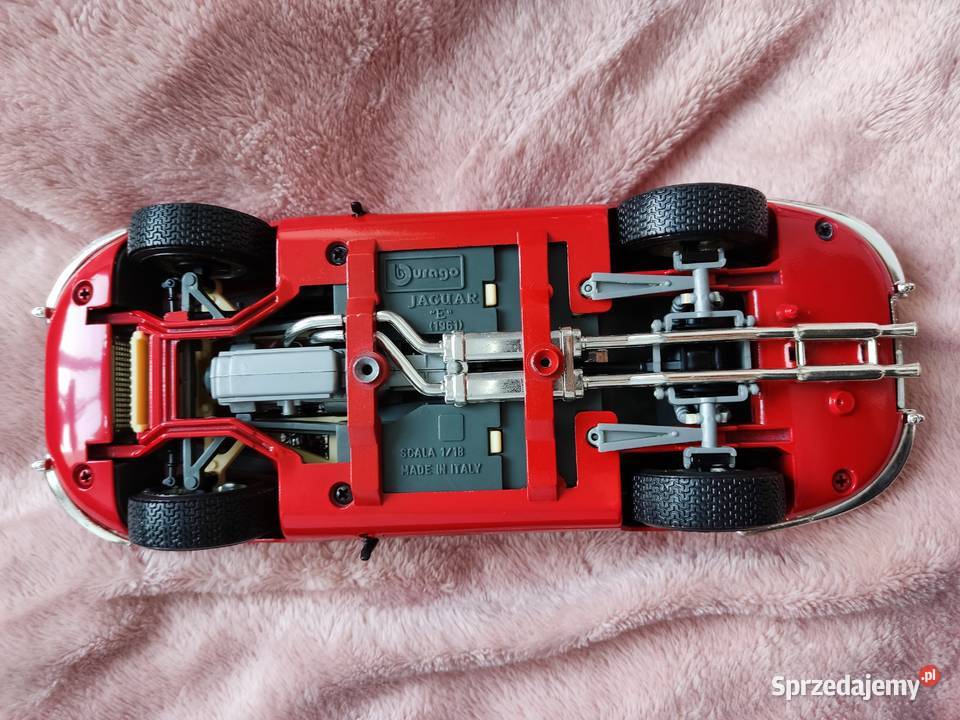 Model samochodu 118 Jaguar E 1961 Bburago opolskie Głuchołazy