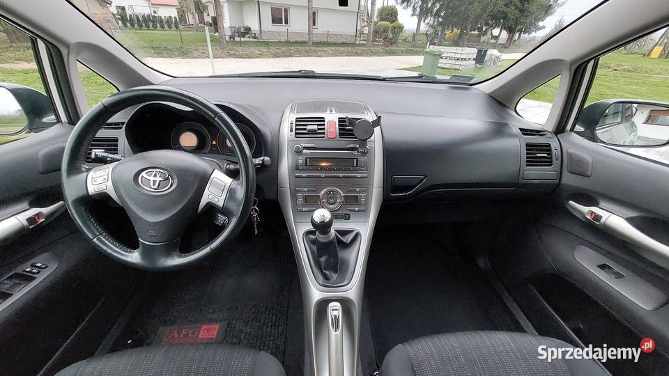 Toyota Auris 16 VVTi pięknie utrzymana serwis małopolskie Niedomice