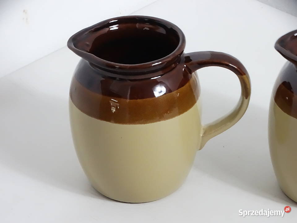 Zestaw Dwóch Solidnych Ceramicznych Dzbanków