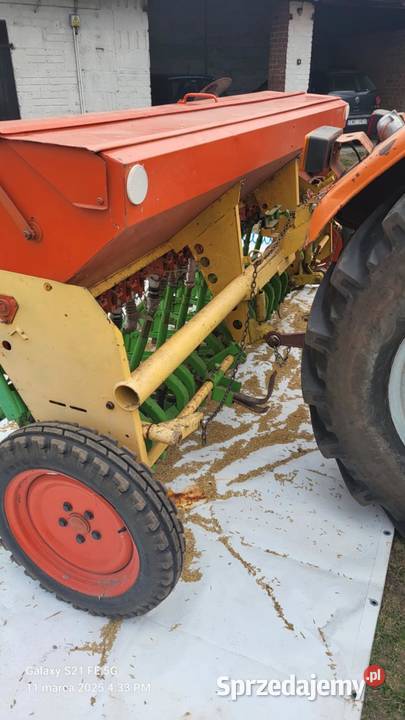 Siewnik zbożowy BOSCH 3 m 21 rurek z dociskami