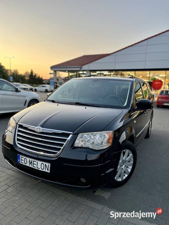 Chrysler Grand Voyager 28 CRD 2010 Stan mocno nieuszkodzony Grand Voyager Piaseczno
