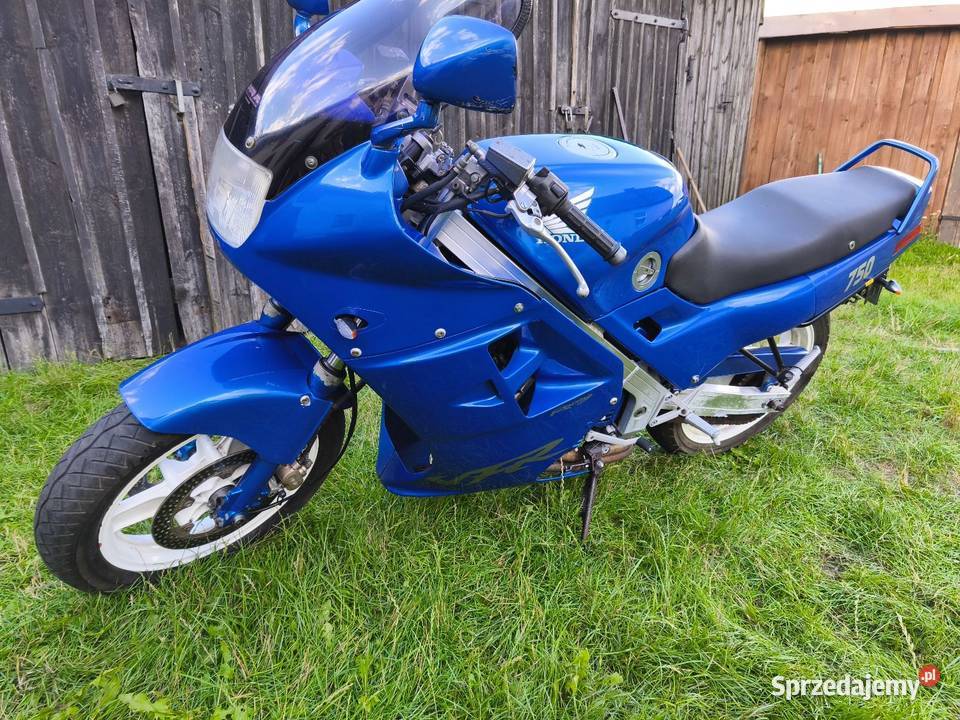 Honda VFR 750 F RC24 V4 1990r pomorskie