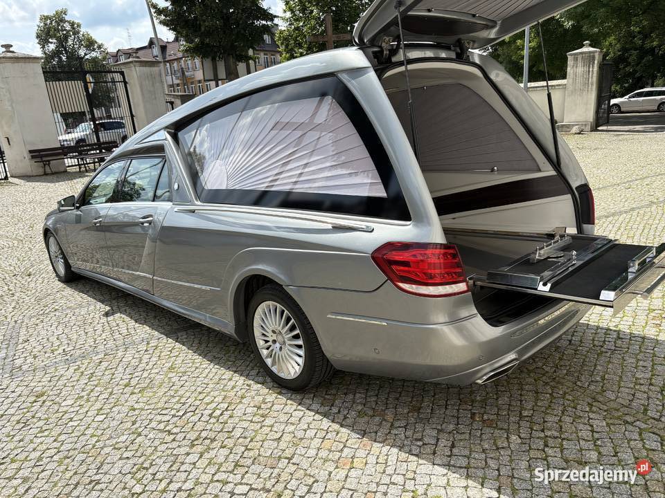 E klasa karawan pogrzebowy zabudowa Bojar