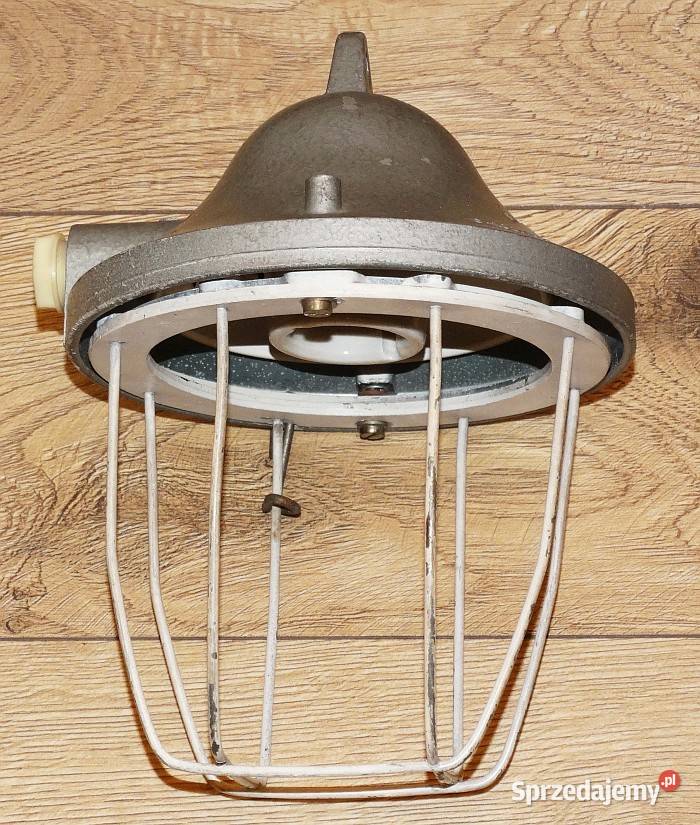 Lampa industrialna przemysłowa C100A POLAM Gliwice