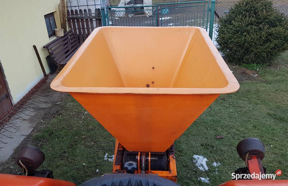 Rozsiewacz MOTYL piaskarka solarka komunalny sprzedam