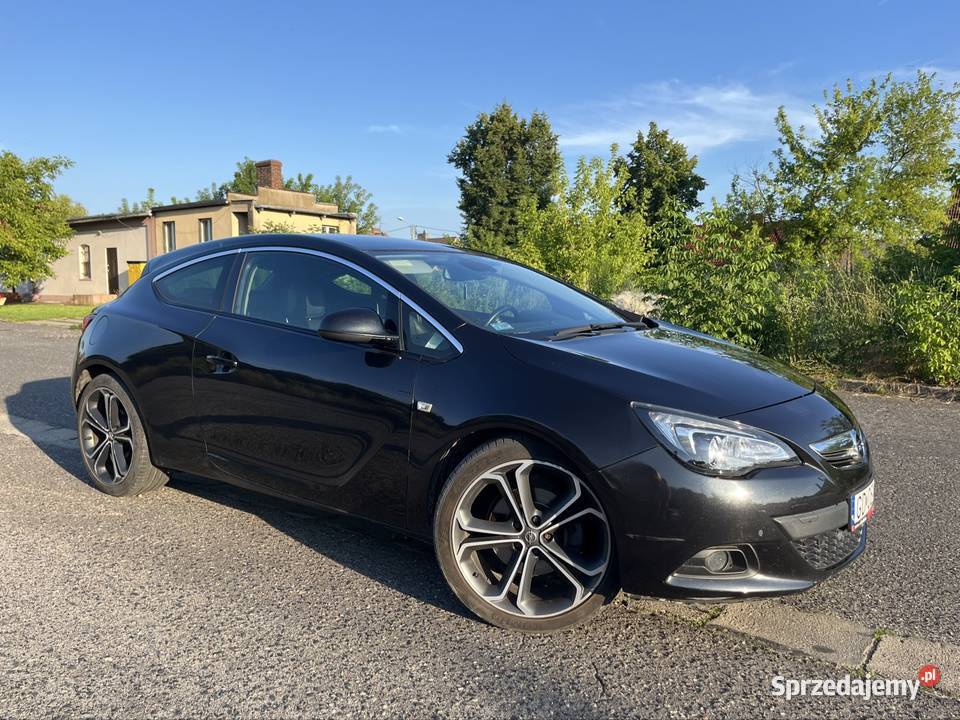 Opel Astra J GTC Black Edition 17 CDTI 131 2012 Rok produkcji 2012 Krotoszyn
