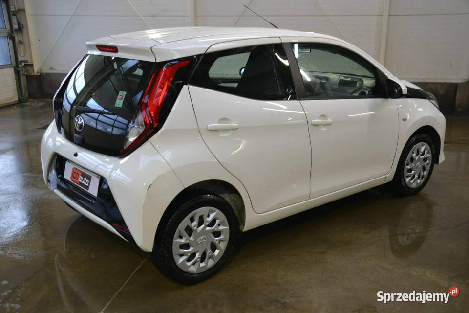 Toyota Aygo 10 benzyna 72 klimatyzacja tablet biały małopolskie Kęty
