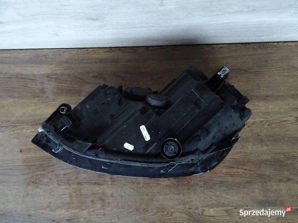 VW GOLF VII 7 LAMPA PRZEDNIA PRAWA USZKODZONA Lampy przednie Gorzów Wielkopolski sprzedam