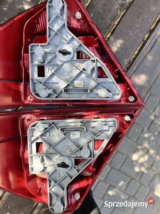 Mercedes W203 klosze tylnych lamp sprzedam