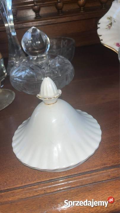 Miseczka cukiernica Royal Albert Val Dor Porcelana i szkło pomorskie sprzedam