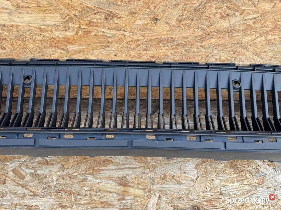 Środkowa kratka zderzaka przód skoda enyaq lift Międzychód sprzedam