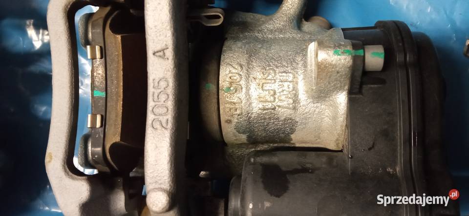 NISSAN LEAF II ZE1 JARZMO zacisk hamulcowy Tarcze hamulcowe Piła