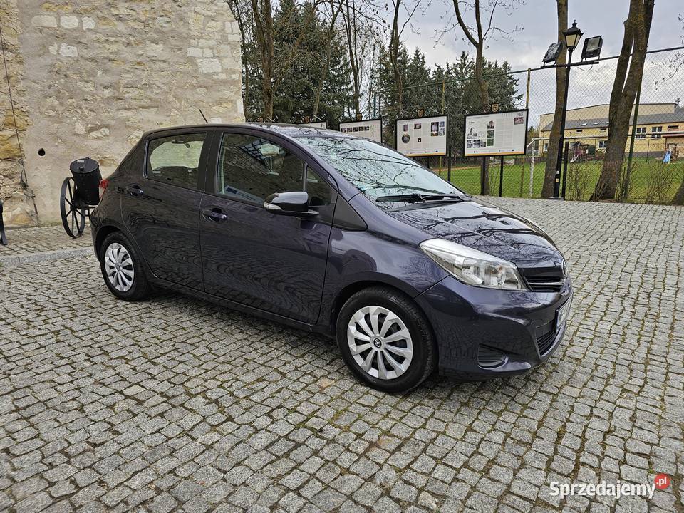 Toyota Yaris 133Benzyna stan Serwisowany 2kpl Rok produkcji 2012 Poniatowa
