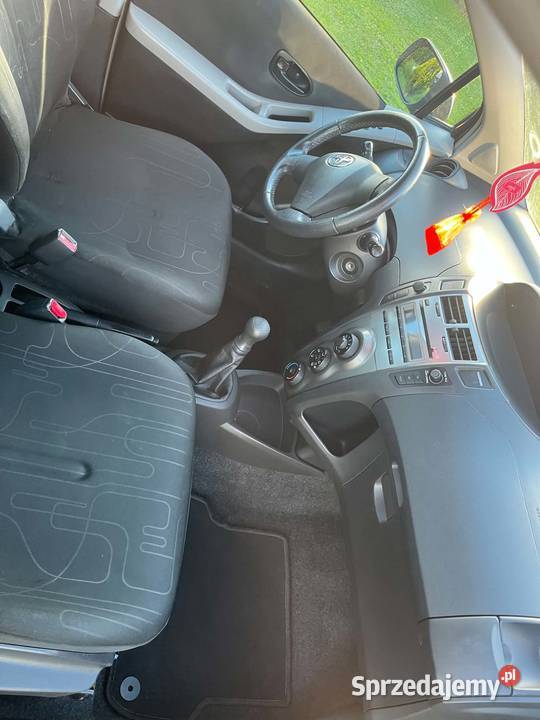 TOYOTA yaris 210 poj 10do poprawy manualna łódzkie Kurowice Kościelne