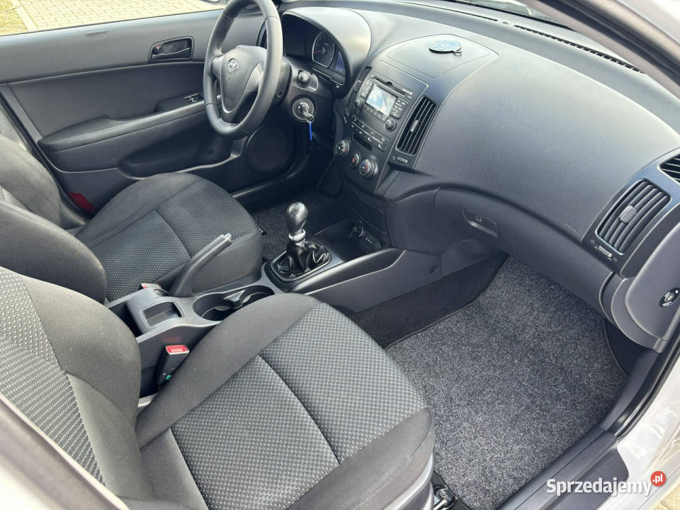 Hyundai i30 Doskonały stanKlimatyzacja nieuszkodzony Przyszowice sprzedam