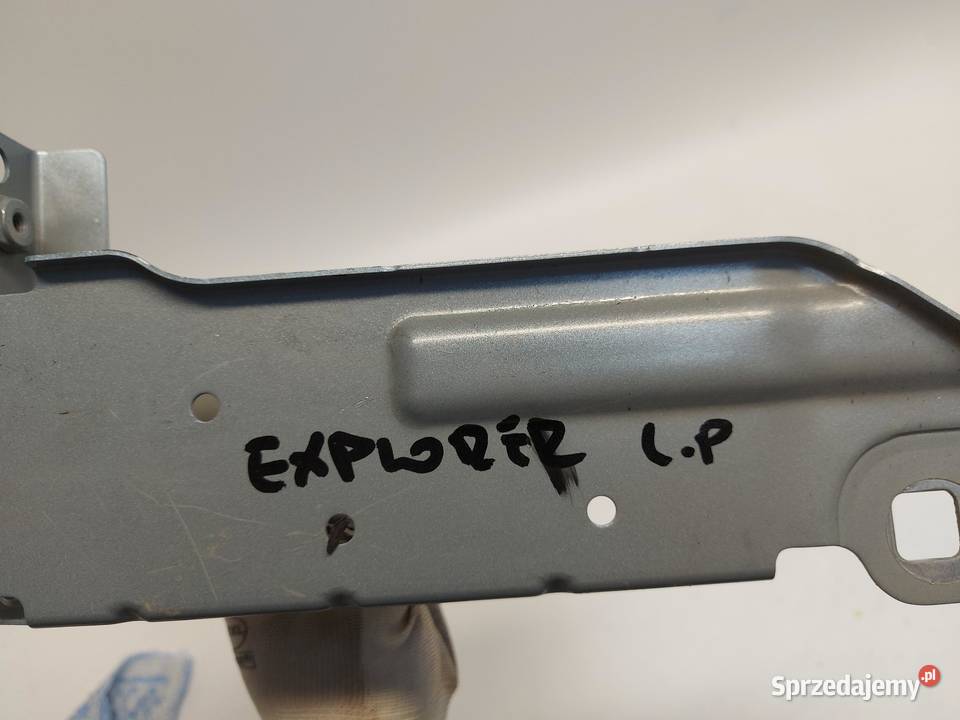 Ford Explorer VII R2KB UCHWYT MOCOWANIE LAMPY