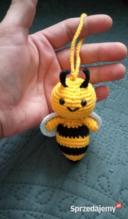 Pszczoła wykonana na szydełku brelok zawieszka Łask
