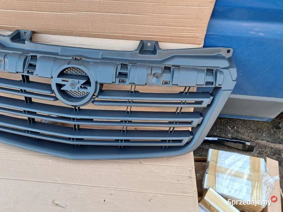 Atrapa chłodnicy Opel Movano B 623109857R Atrapa osobowe sprzedam