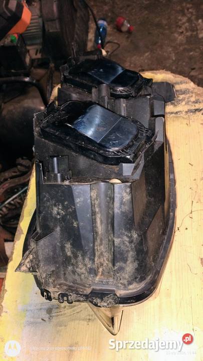 Lampa przednia prawa Peugeot 3 2017 expert Lubin sprzedam