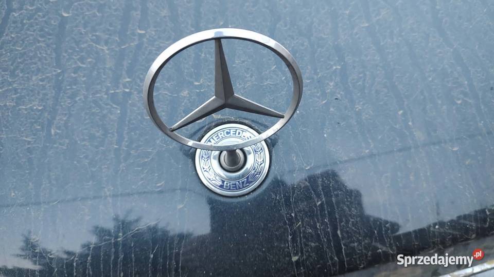 Znaczek logo emblemat celownik gwiazda Mercedes wielkopolskie Książ Wielkopolski
