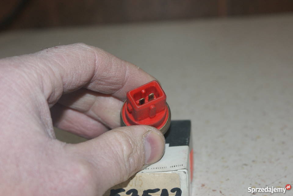 CZUJNIK TEMPERATURY WODY VW 88 WLACZNIK 1 840 Białobrzegi