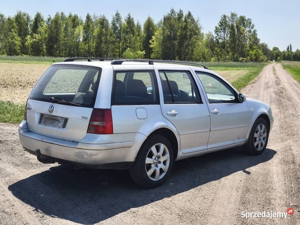 Golf IV 2005 19 101 koni na częścido lasu Łuków