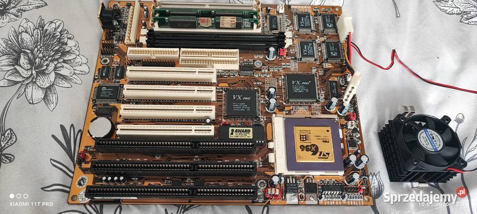 Płyta główna AT PCChips Pamięć Procesor