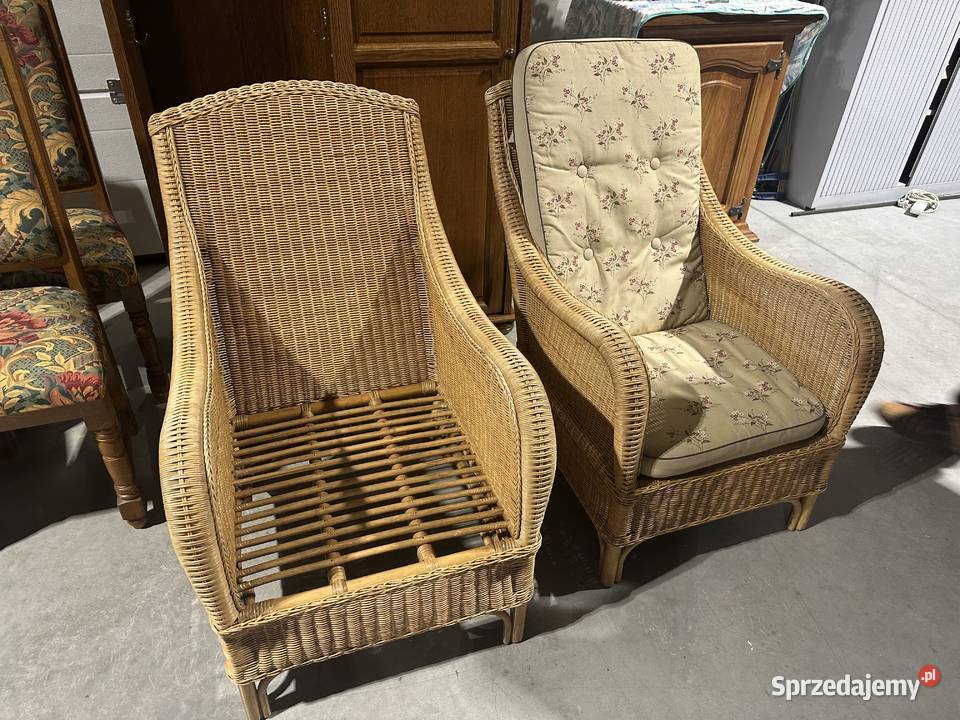 Ładne fotele rattanowe z poduszkami w kwiaty wielkopolskie