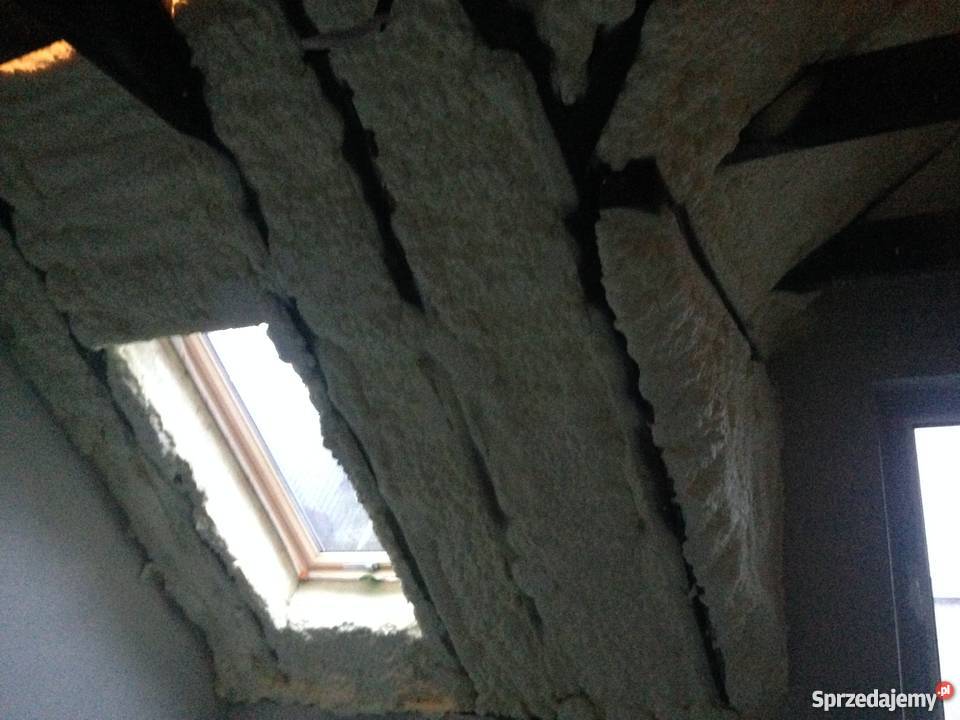 Tanie Ocieplenie poddaszy pianką pur Materiały budowlane Wieliczka