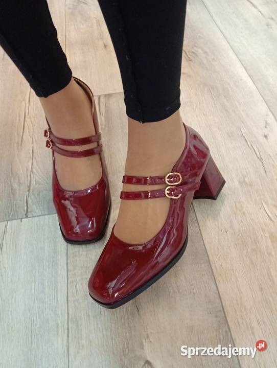 41 Bordowe czółenka wieczorowe z zapięciem Nowe Kraków