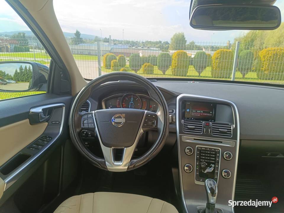 Volvo XC60 I SUV Facelifting 24 D4 181 2014 radio