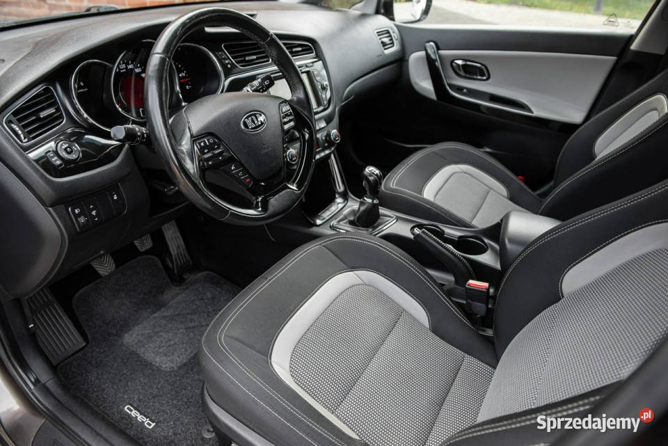 Kia Ceed 16CRDi 128 Navi Kamera Xenon Opłacona nawigacja sprzedam