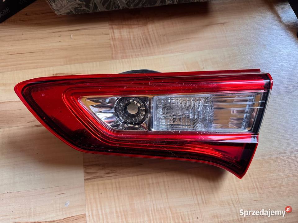Lampa prawy tył w klapę Yaris III POLIFT 1420 Brzesko