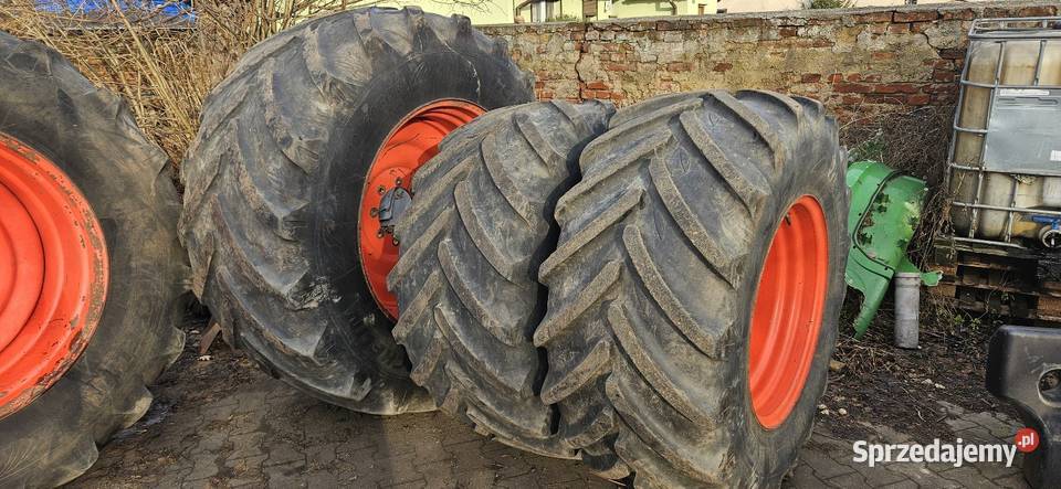 Komplet felg z oponami 71060R38 i 60065R28 Gruntowice sprzedam