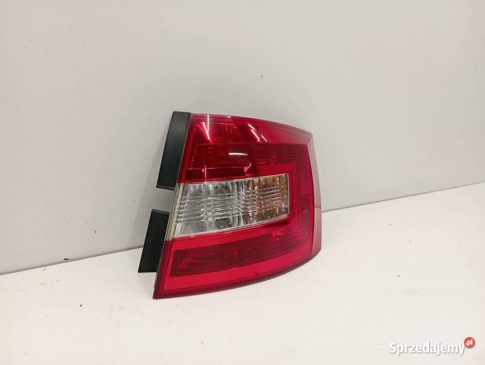 LAMPA TYŁ PRAWA KOMBI EUROPA 5JJ945096 Skoda świętokrzyskie